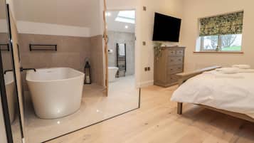 3 bedrooms, individually decorated, individually furnished, free WiFi