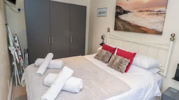 1 phòng ngủ, trang trí khác biệt