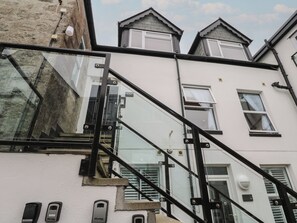 Exterior detail - 5 Lyonesse Apartments (St Ives)