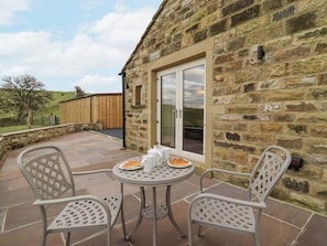 Outdoor dining - Sheepfold Cottage (Skipton)
