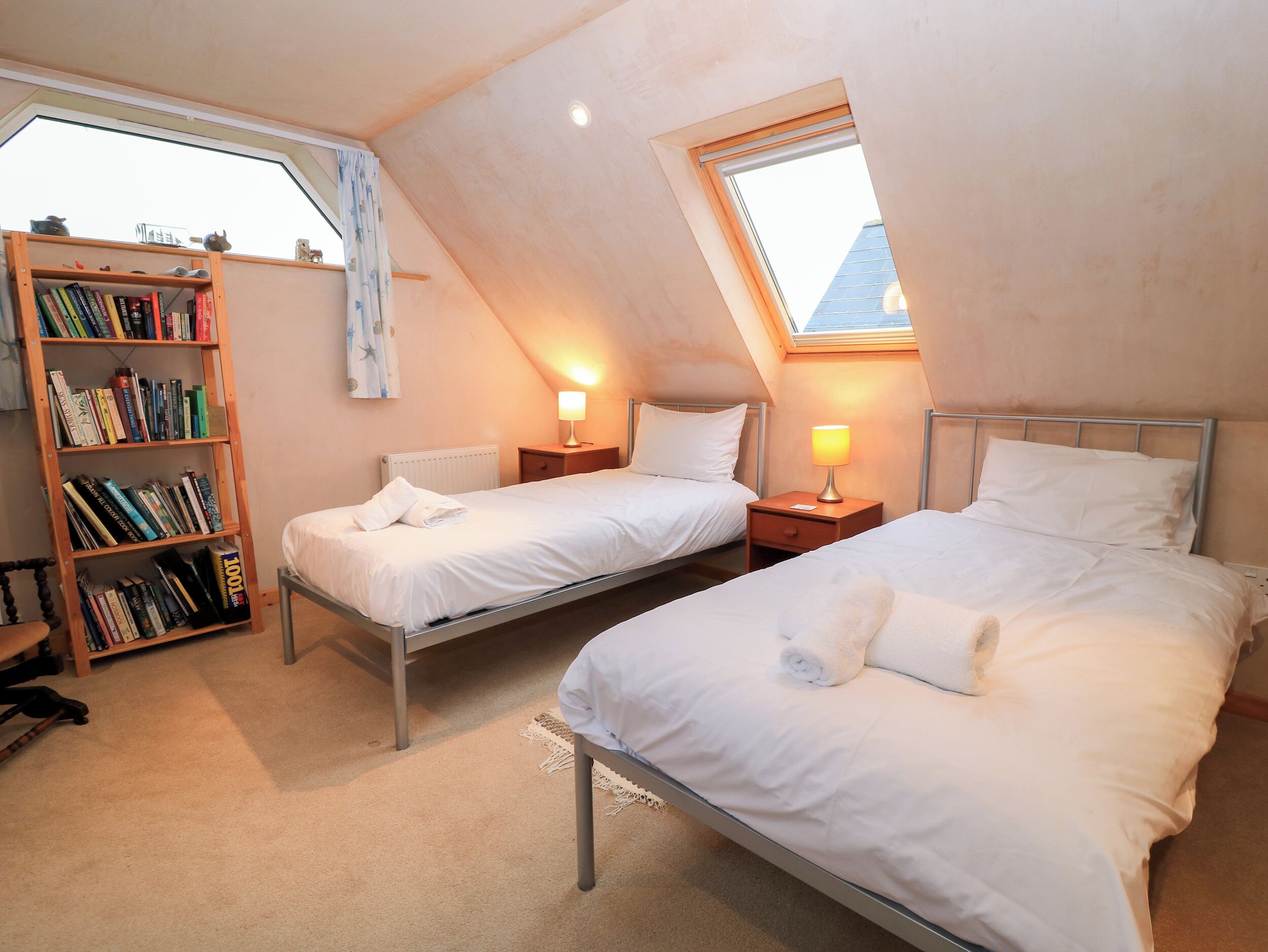 4 bedrooms, individually decorated, individually furnished, free WiFi