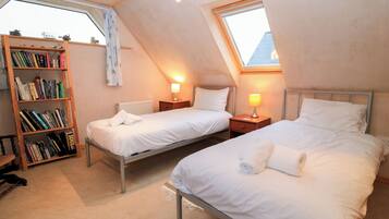 4 bedrooms, individually decorated, individually furnished, free WiFi