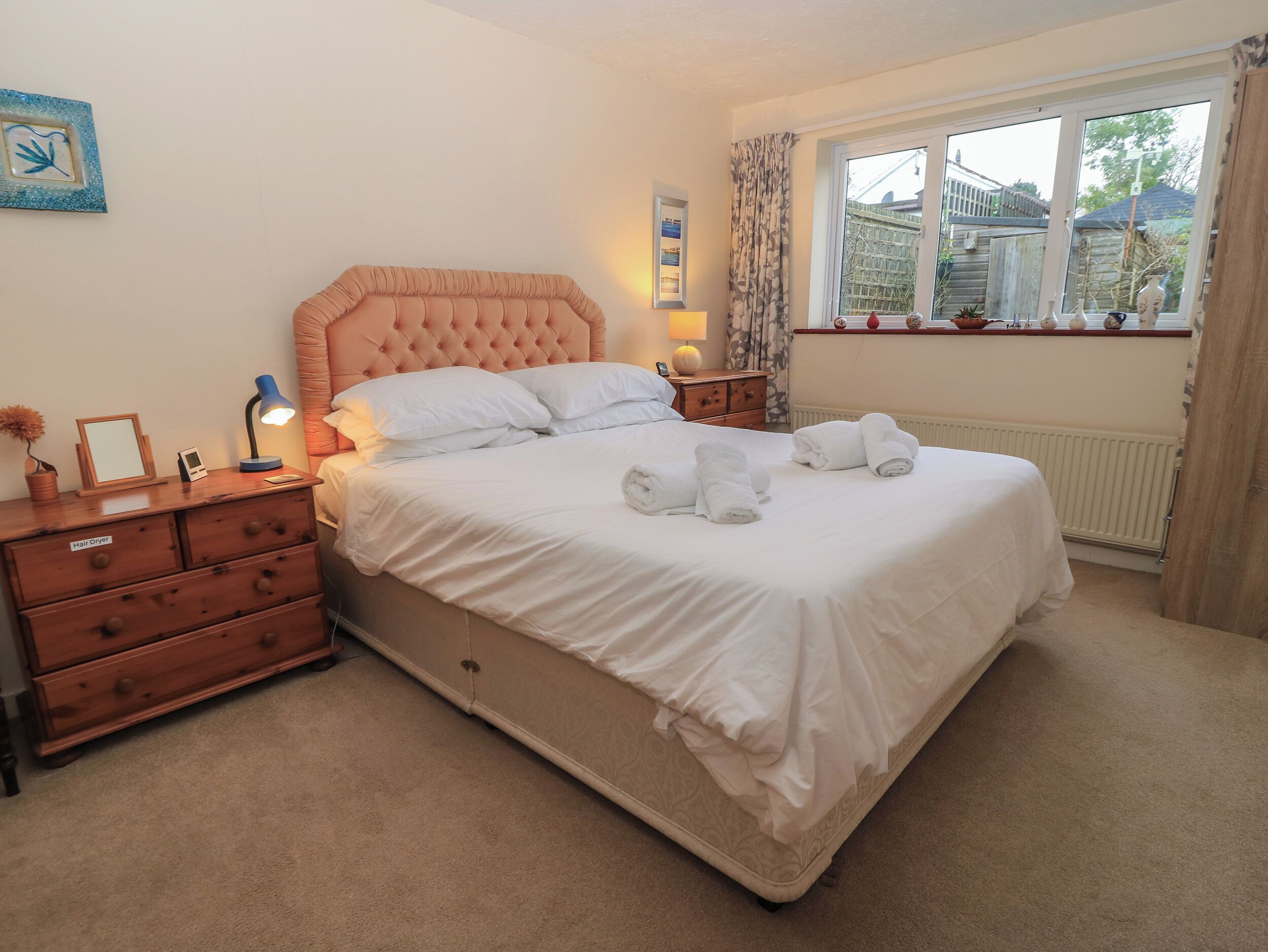 4 bedrooms, individually decorated, individually furnished, free WiFi