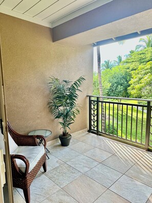 Property grounds - Beautiful condo in The Fairways at Mauna Lani resort with Beach Club access. (Kamuela)