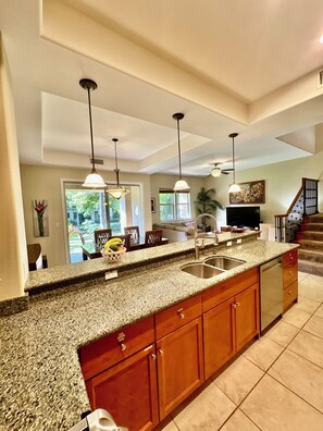 Interior - Beautiful condo in The Fairways at Mauna Lani resort with Beach Club access. (Kamuela)