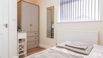1 habitación, decoración personalizada y muebles diferentes