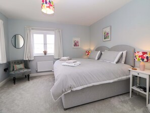 5 camere, con stile personalizzato, con arredamento individuale