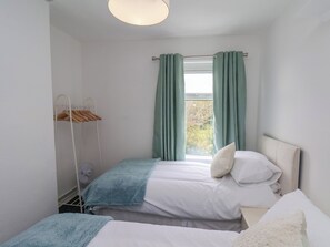 3 bedrooms, individually decorated, individually furnished, free WiFi - Coastal Cottage (Saltburn-by-the-Sea)