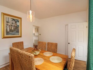 Dining - Coastal Cottage (Saltburn-by-the-Sea)