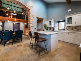 Fridge, dishwasher, cookware/dishes/utensils