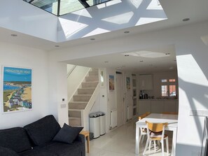 Interior - 23 Millhams Street (Christchurch)