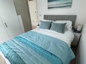 2 bedrooms, individually decorated, individually furnished, free WiFi
