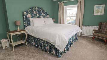 2 bedrooms, individually decorated, individually furnished, free WiFi