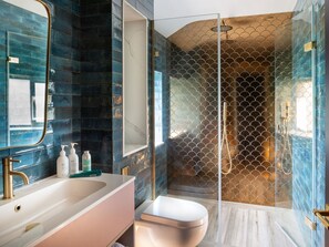 Douche, séchoir à cheveux