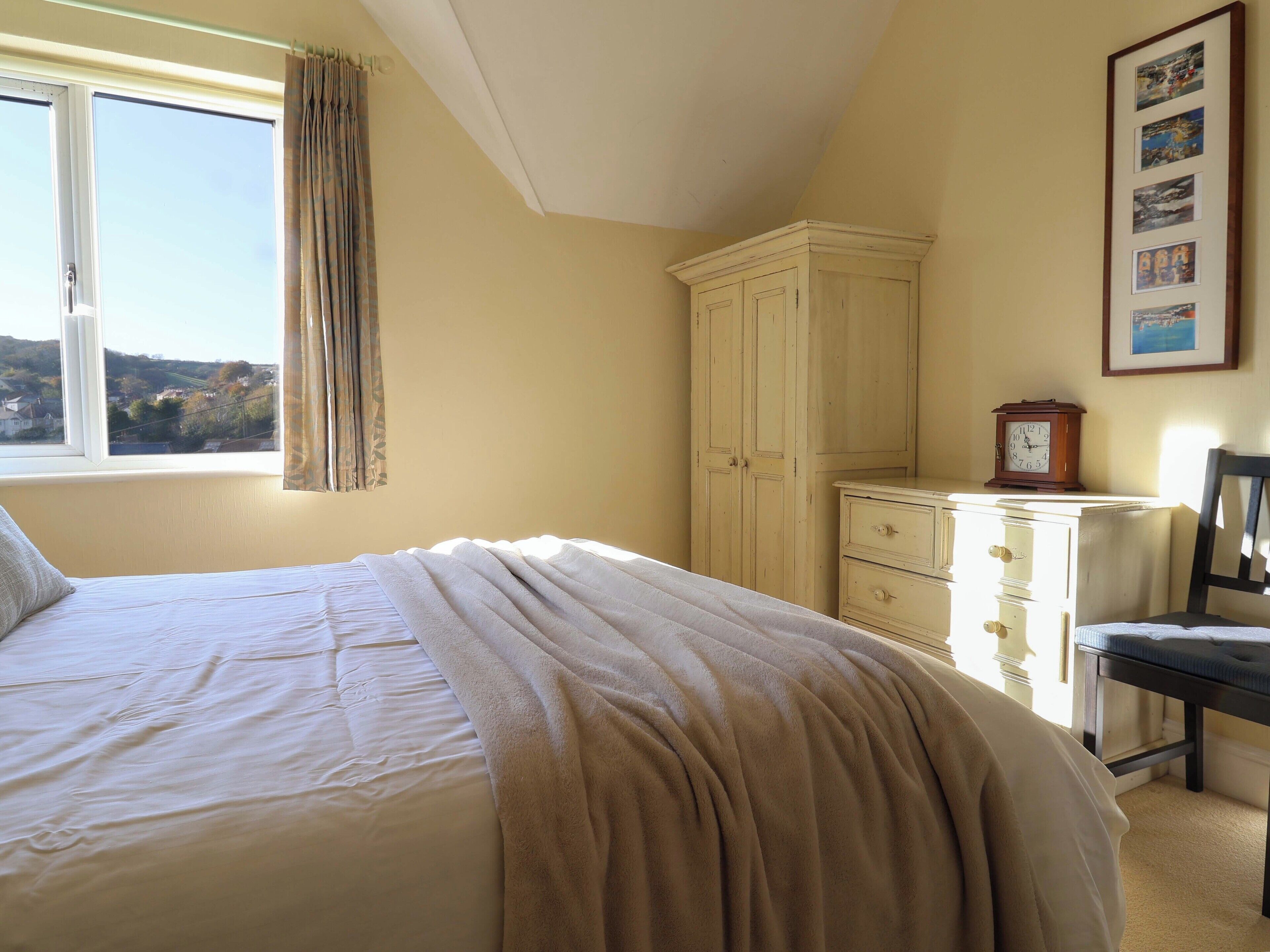 3 habitaciones, decoración personalizada y muebles diferentes 