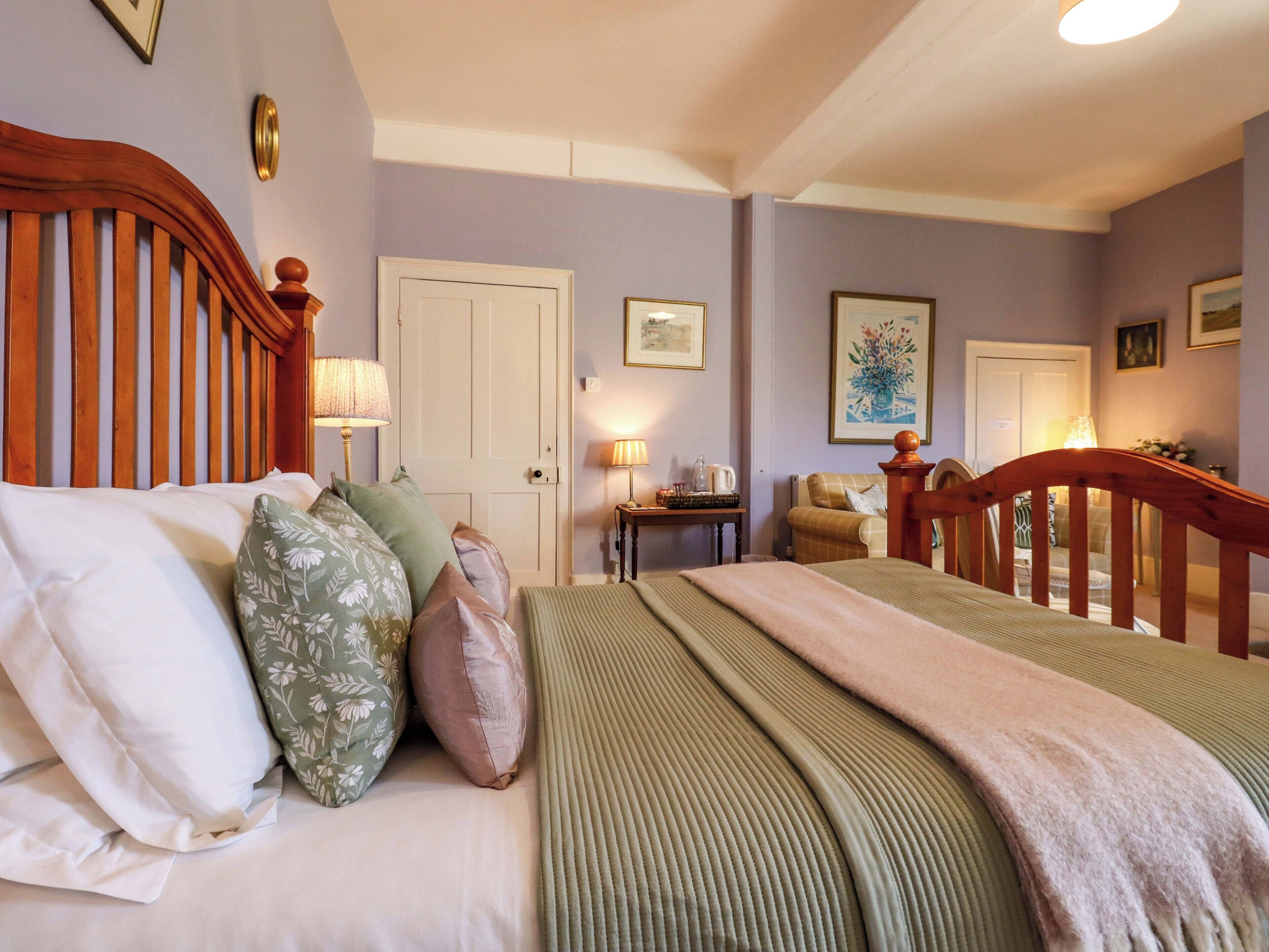 5 室のベッドルーム、客室ごとに異なる装飾、客室ごとに異なるインテリア、WiFi (無料)