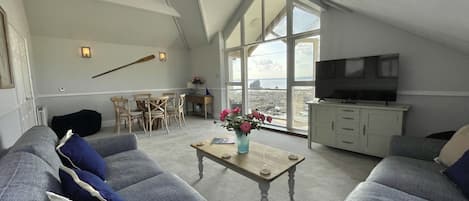 Cottage | Living area