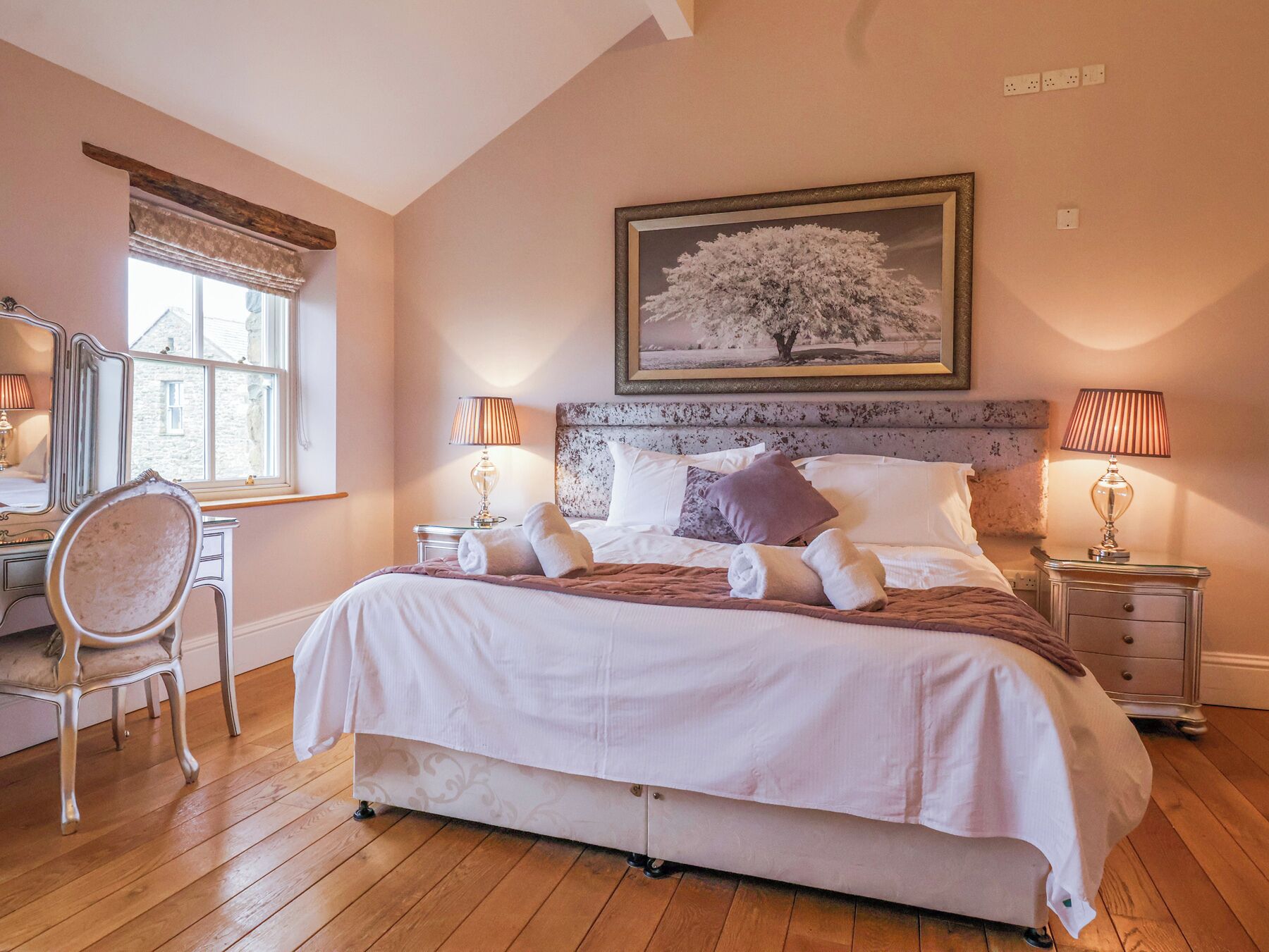 7 bedrooms, individually decorated, individually furnished, free WiFi