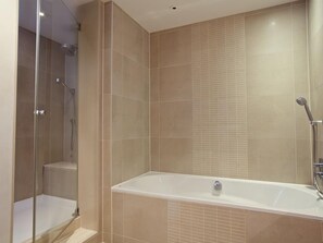 Shower, hair dryer - 22 Dart Marina (Dartmouth)