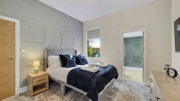 6 bedrooms, individually decorated, individually furnished, free WiFi