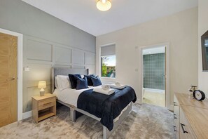 6 bedrooms, individually decorated, individually furnished, free WiFi