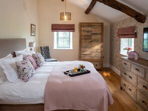 6 bedrooms, individually decorated, individually furnished, free WiFi - High View Barn (Carnforth)