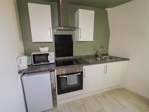 Fridge, cookware/dishes/utensils - Room 8 Loft Suite Third Floor (Blackpool)
