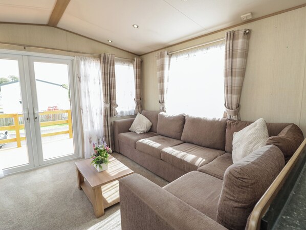 Living area - Elm (Denny)