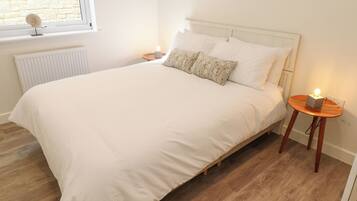 2 bedrooms, individually decorated, individually furnished, free WiFi