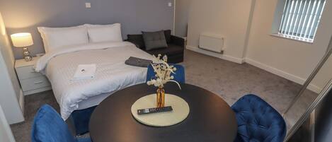 1 bedroom, individually decorated, individually furnished, free WiFi