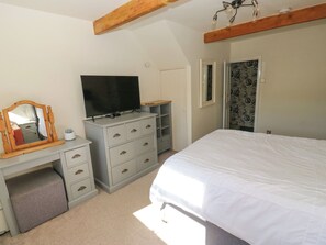 2 bedrooms, individually decorated, individually furnished, free WiFi