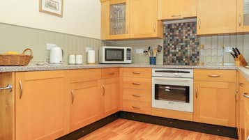 Fridge, dishwasher, electric kettle, toaster