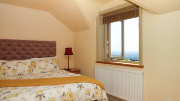 2 bedrooms, individually decorated, individually furnished, free WiFi