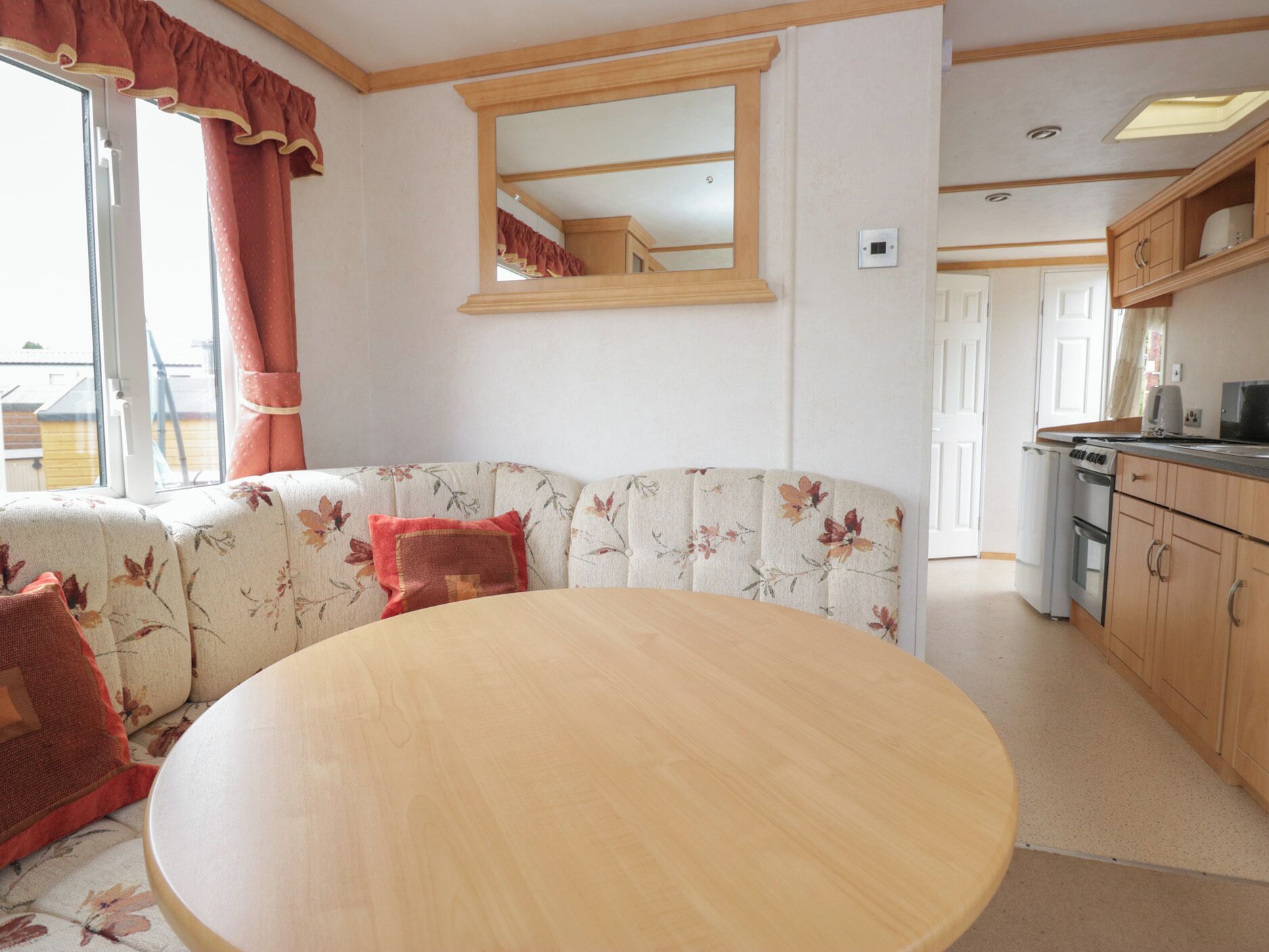 Cottage | Bahagian dalam