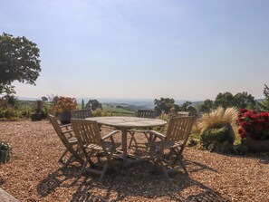 Outdoor dining - Sherway Dairy (Exeter)