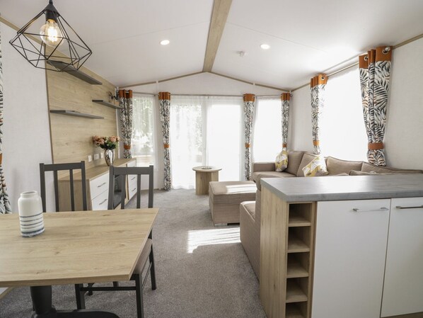 Cottage | Interior - Ash (Denny)