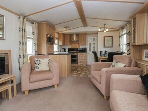 Cottage | Living area - Willow (Denny)