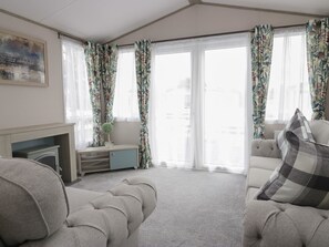 Cottage | Living area - Yew (Denny)