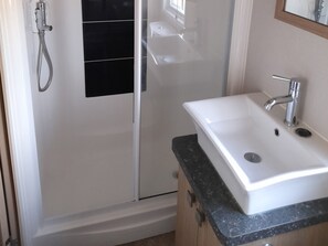 Cottage | Bathroom - Yew (Denny)