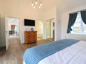 1 Schlafzimmer, individuell dekoriert, individuell eingerichtet