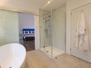 Douche, sèche-cheveux