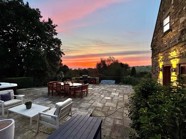 Outdoor dining - Windyridge (Stockport)