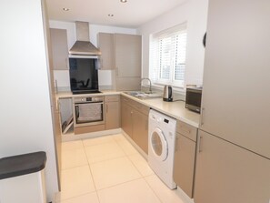 냉장고, 식기 세척기, 전기 주전자, 토스터