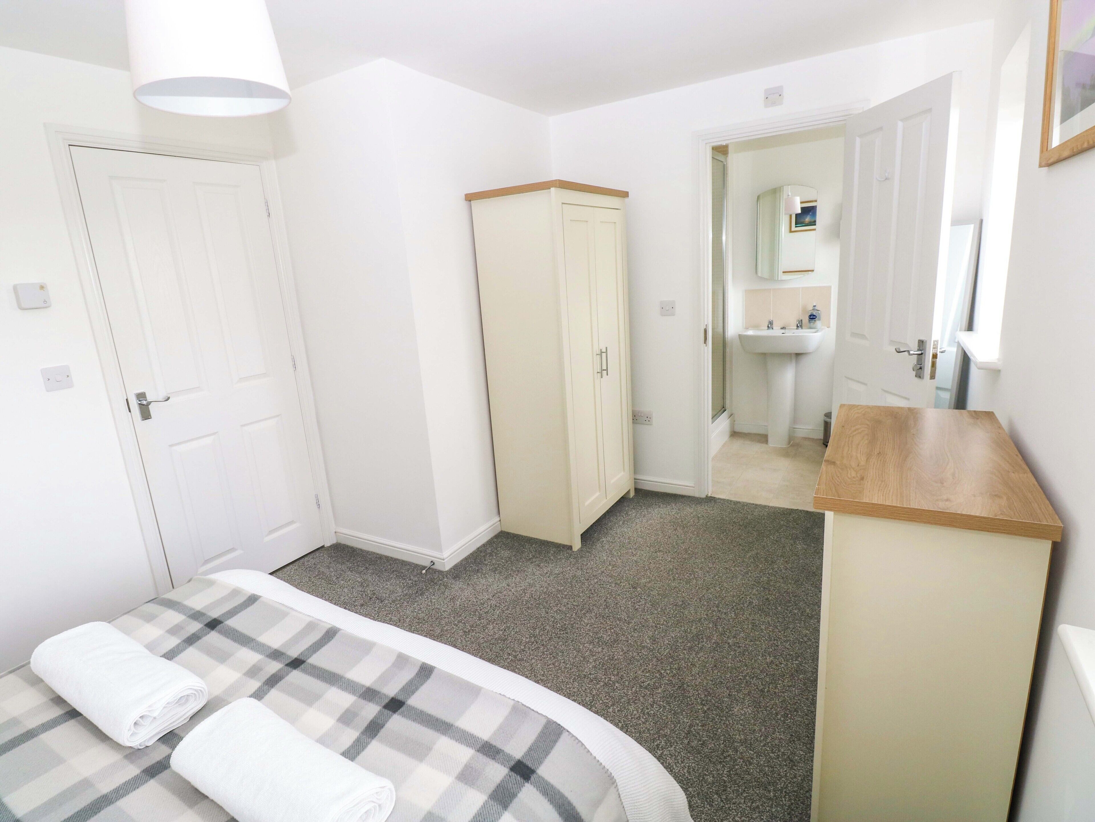 Cottage | 3 bedrooms, free WiFi, individually decorated, individually furnished
