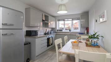 Fridge, dishwasher, electric kettle, toaster