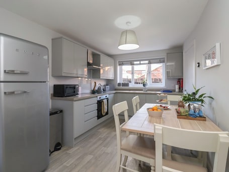Fridge, dishwasher, electric kettle, toaster