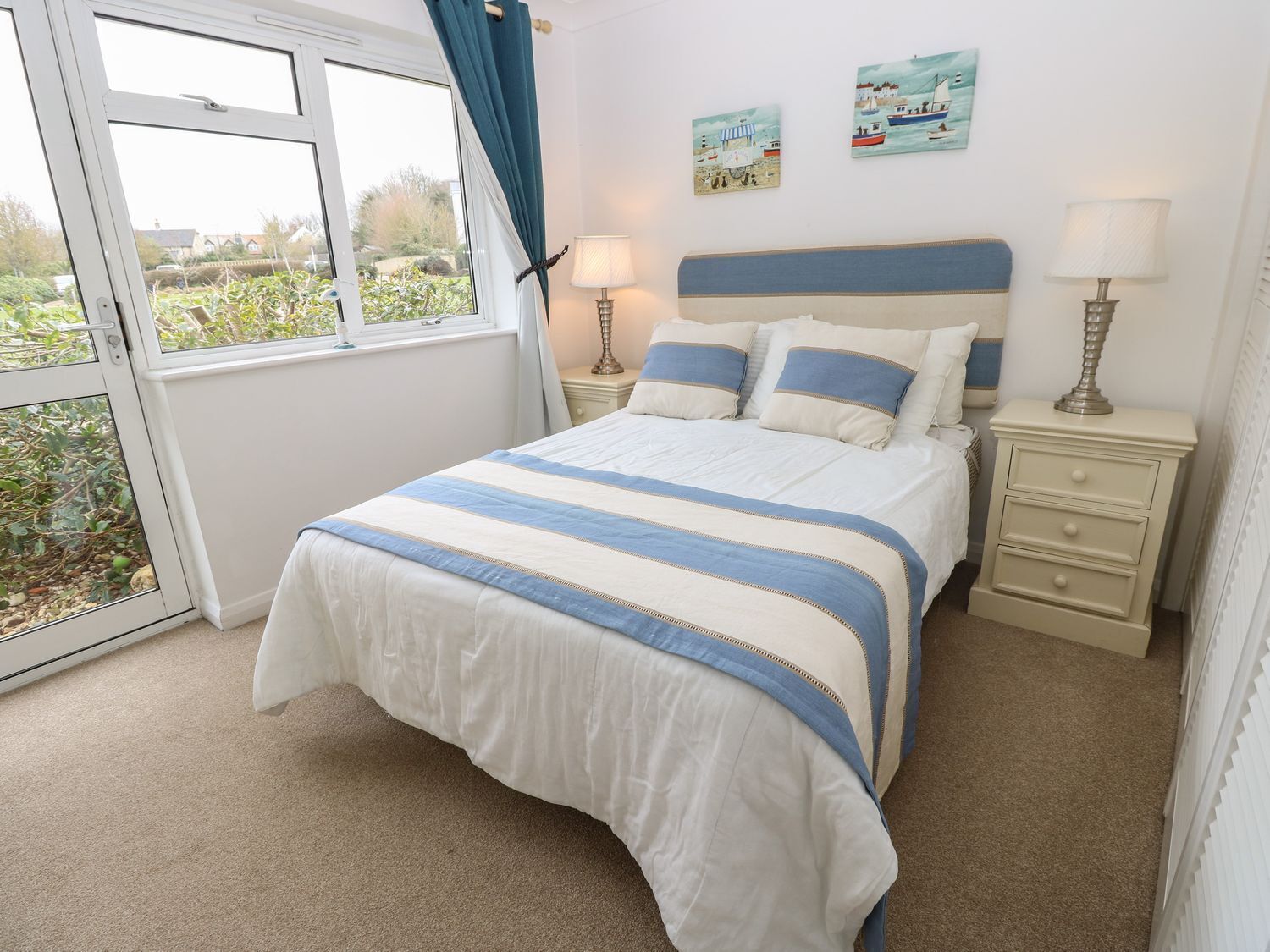 3 bedrooms, individually decorated, individually furnished, free WiFi