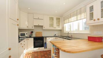 Fridge, dishwasher, electric kettle, toaster