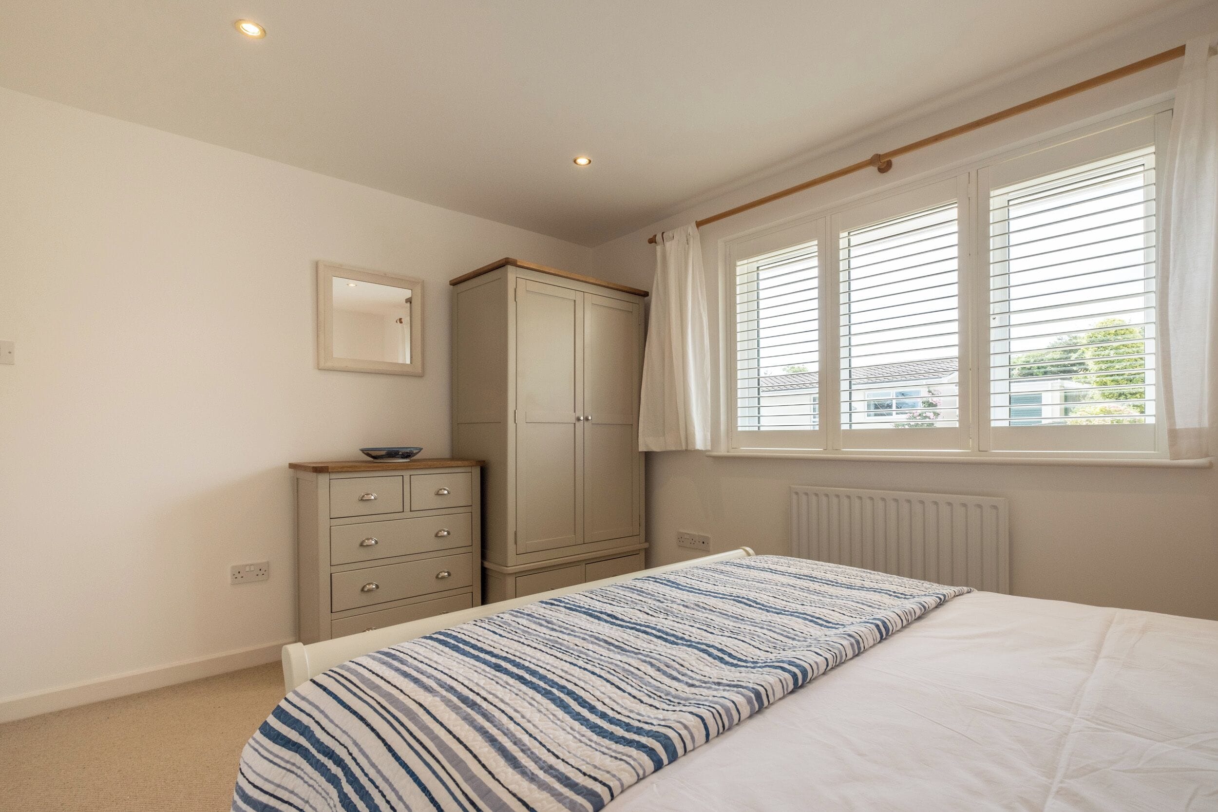 4 bedrooms, individually decorated, individually furnished, free WiFi