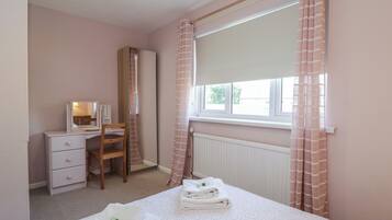 2 bedrooms, individually decorated, individually furnished, free WiFi